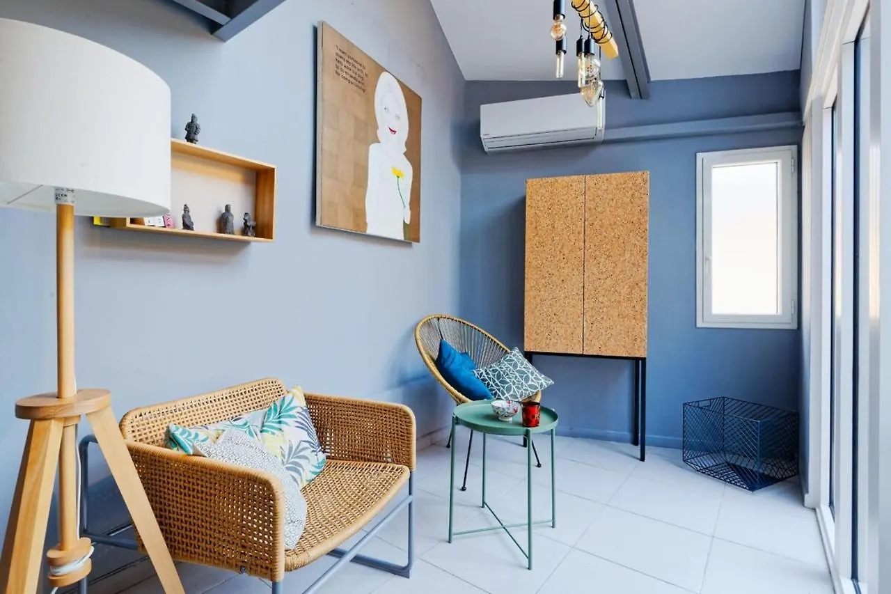 Air-Conditioned Duplex Apartment With Furnished Terrace In The City Center Aix-en-Provence