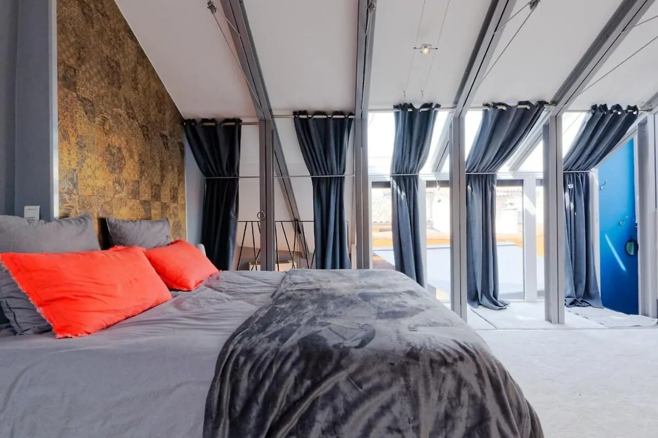 Air-Conditioned Duplex Apartment With Furnished Terrace In The City Center Aix-en-Provence France